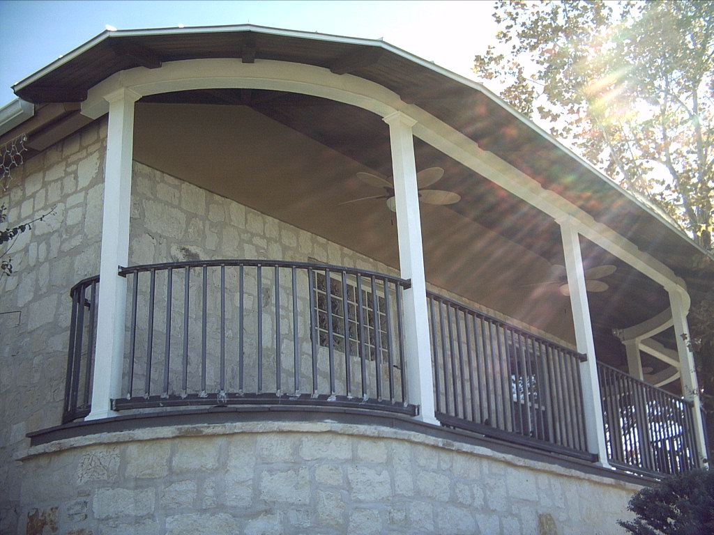 Round corner beam construction detail showing precision craftsmanship - Riverside Home Designs Custom Home Portfolio
